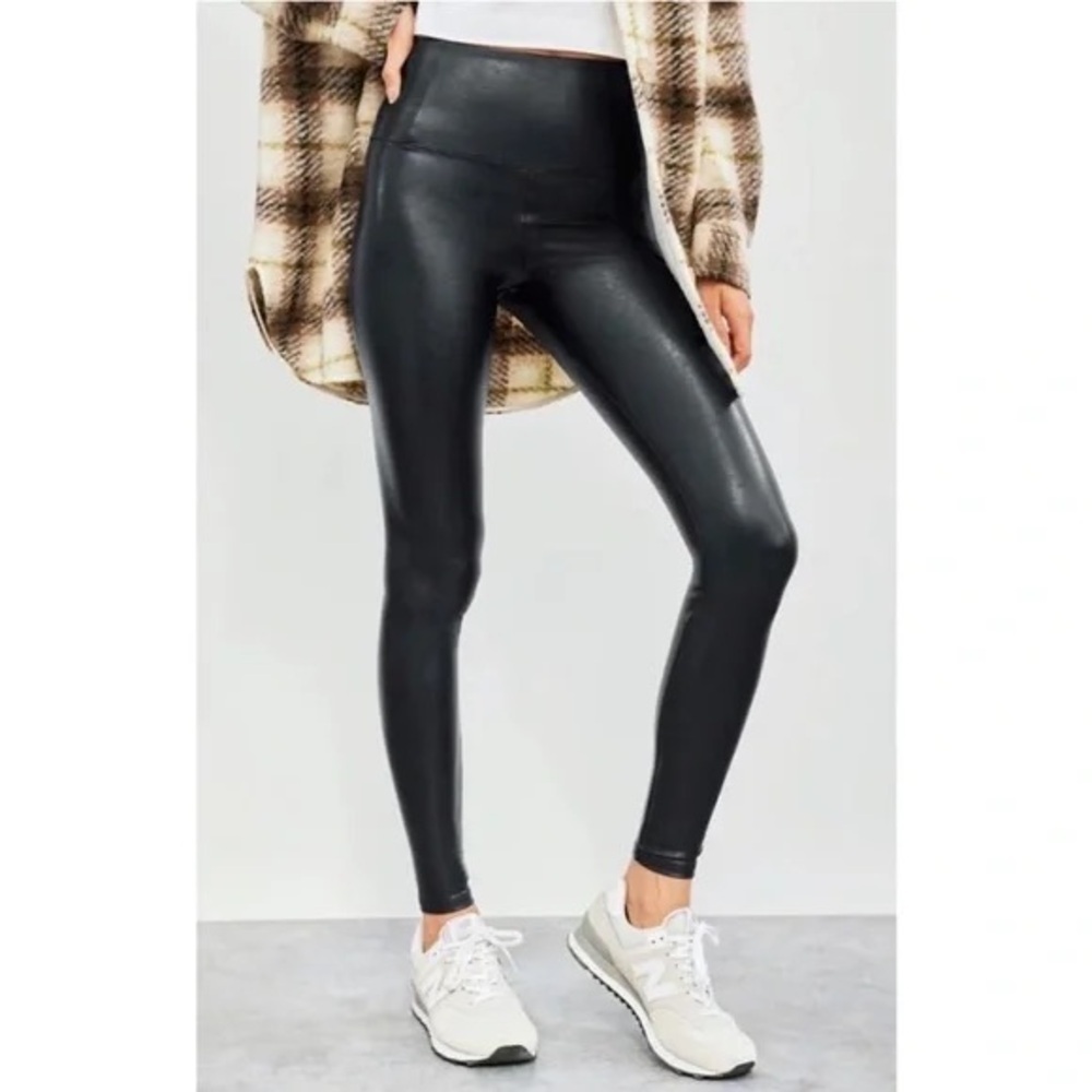 Aritzia Wilfred Free Faux Leather High Waist Legging Small Black